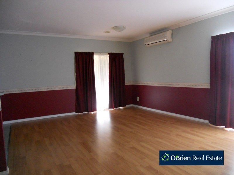 33 Hickory Drive, Narre Warren South VIC 3805