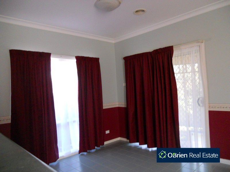 33 Hickory Drive, Narre Warren South VIC 3805