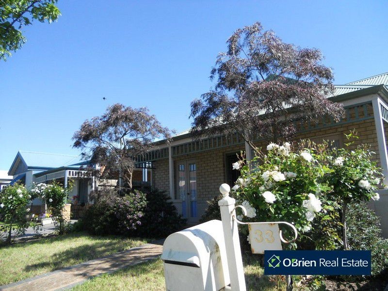 33 Hickory Drive, Narre Warren South VIC 3805