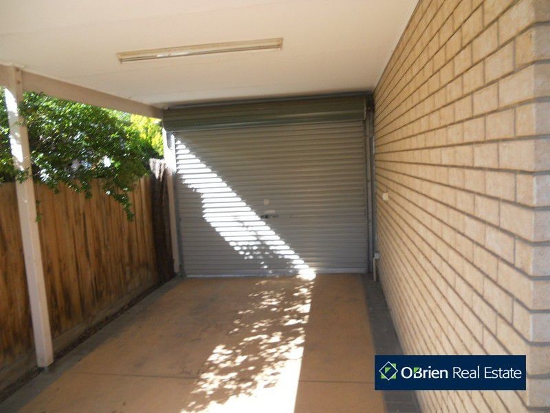 33 Hickory Drive, Narre Warren South VIC 3805