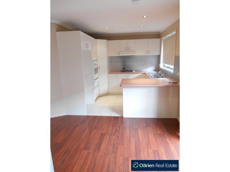 2 Sharpe Street, Cranbourne VIC 3977