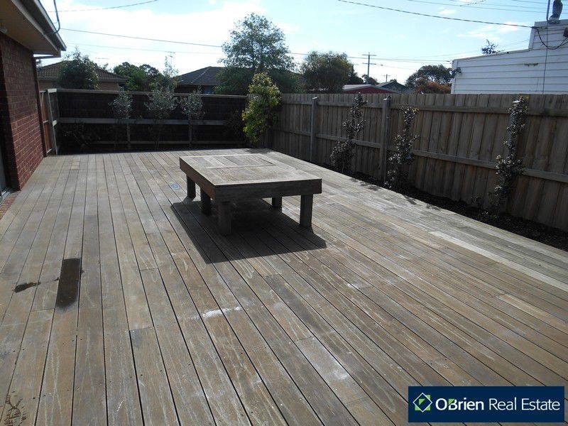 2 Sharpe Street, Cranbourne VIC 3977