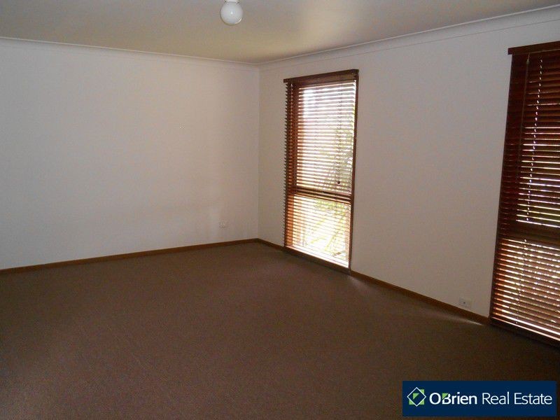7 Elandra Way, Cranbourne West VIC 3977