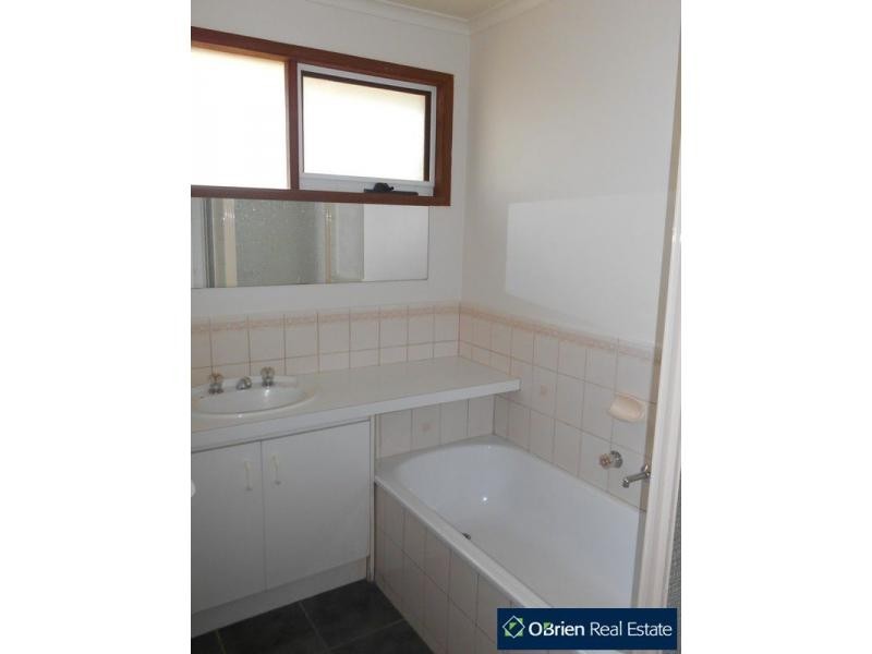 7 Elandra Way, Cranbourne West VIC 3977