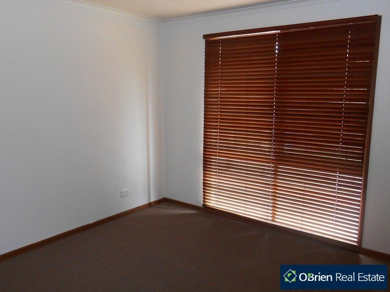 7 Elandra Way, Cranbourne West VIC 3977