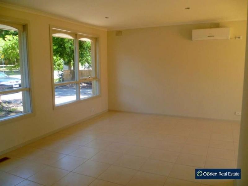 Unit 1/38 Manuka Road, Berwick VIC 3806