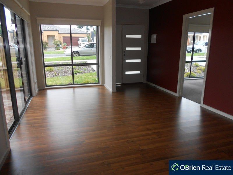 1/109 Golf Links Road, Berwick VIC 3806