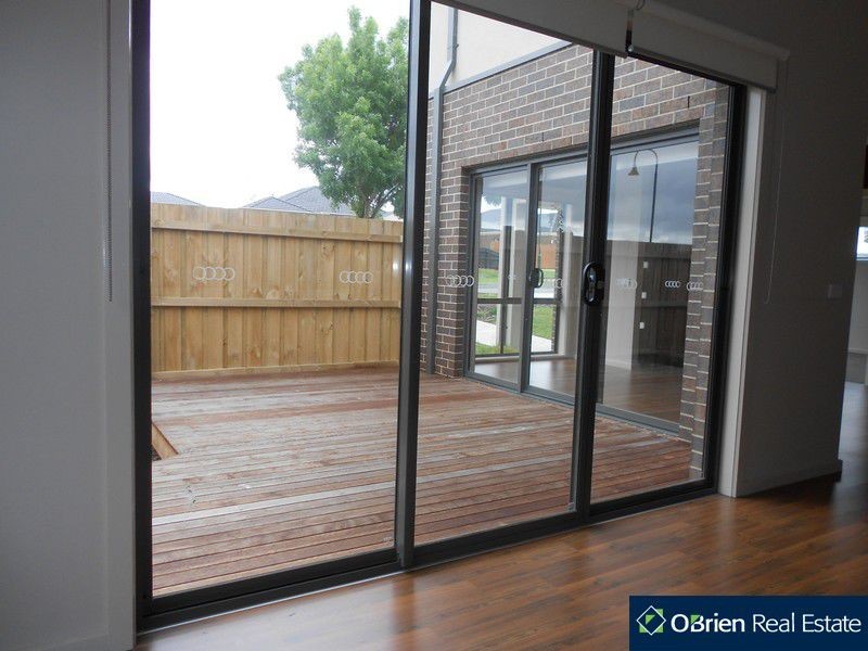 1/109 Golf Links Road, Berwick VIC 3806