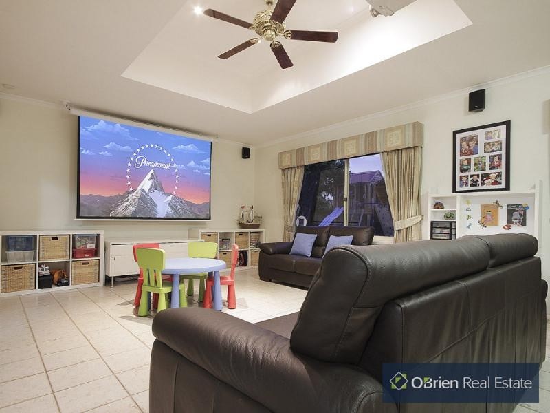 28 Highland Crescent, Narre Warren South VIC 3805