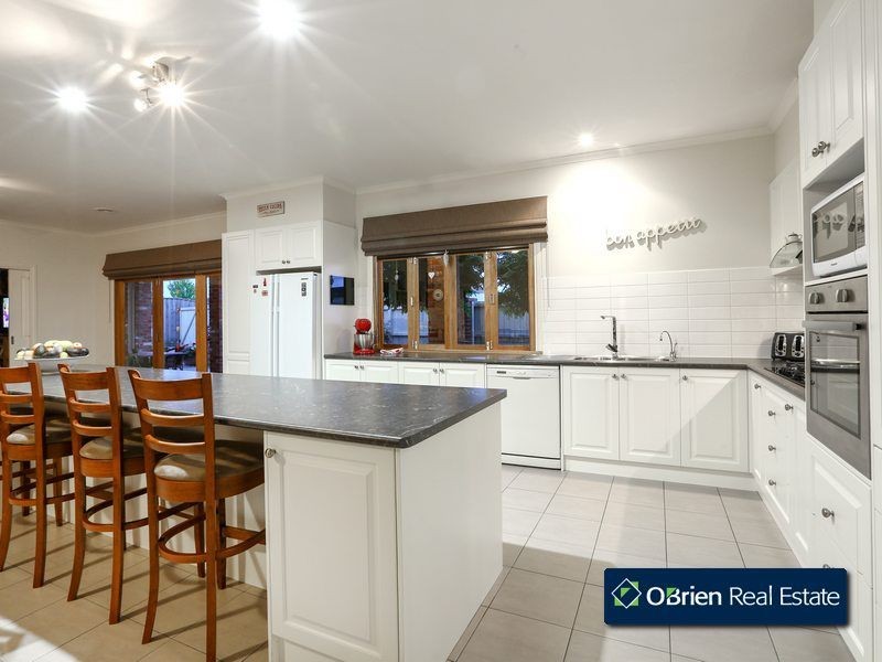 12 Piermont Drive, Berwick VIC 3806