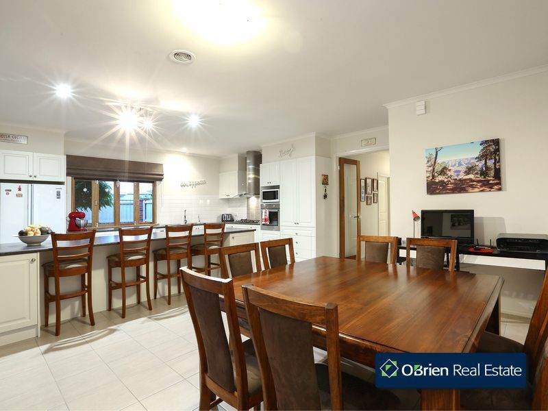 12 Piermont Drive, Berwick VIC 3806