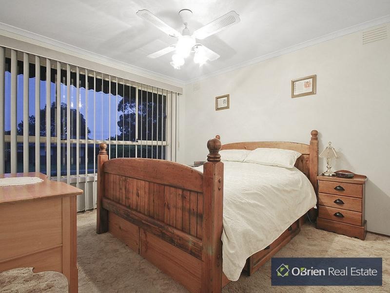 6 Harrison Drive, Cranbourne VIC 3977