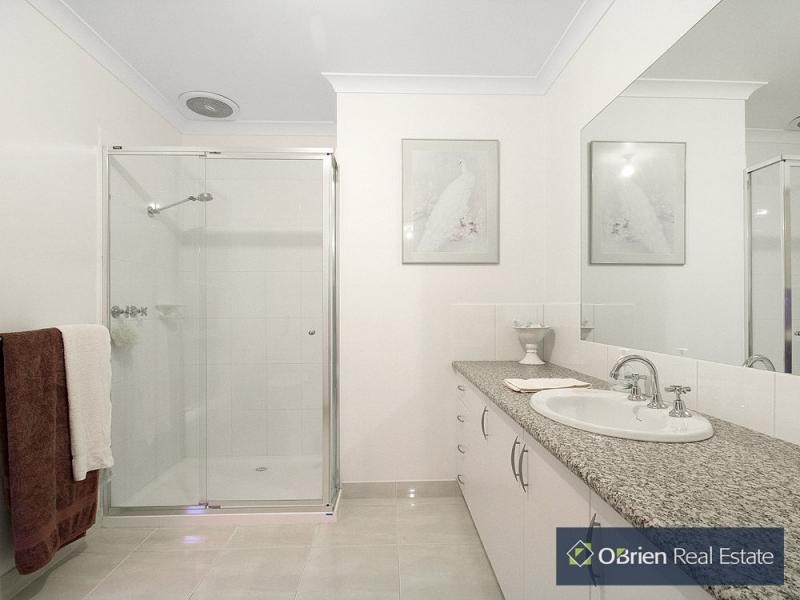21 Monica Drive, Drouin VIC 3818