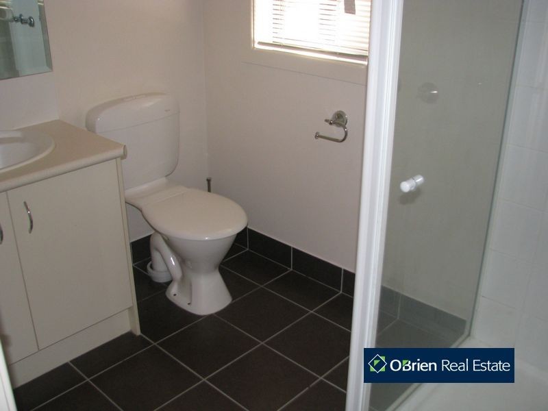 20 Scarlet Crescent, Pakenham VIC 3810