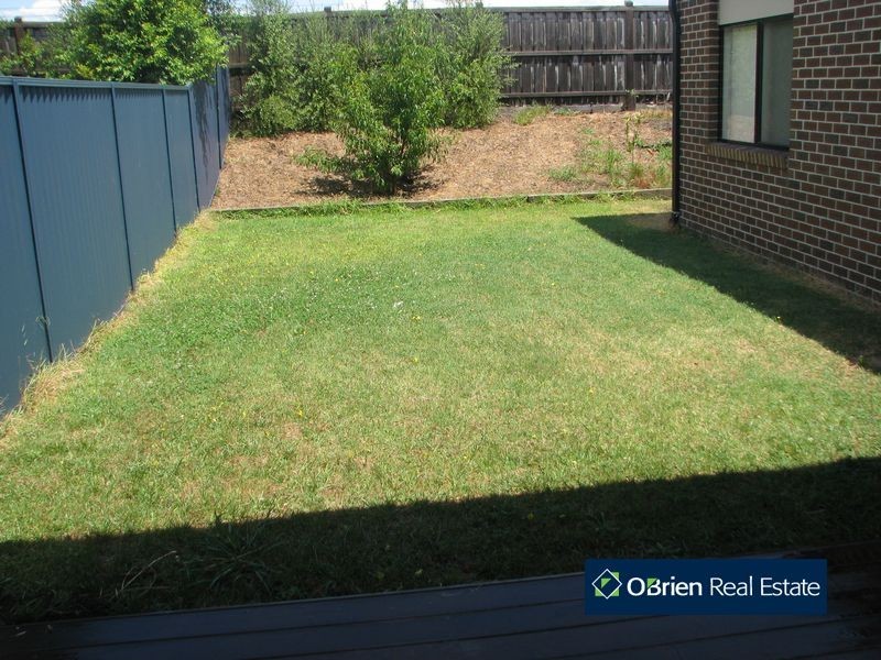 20 Scarlet Crescent, Pakenham VIC 3810