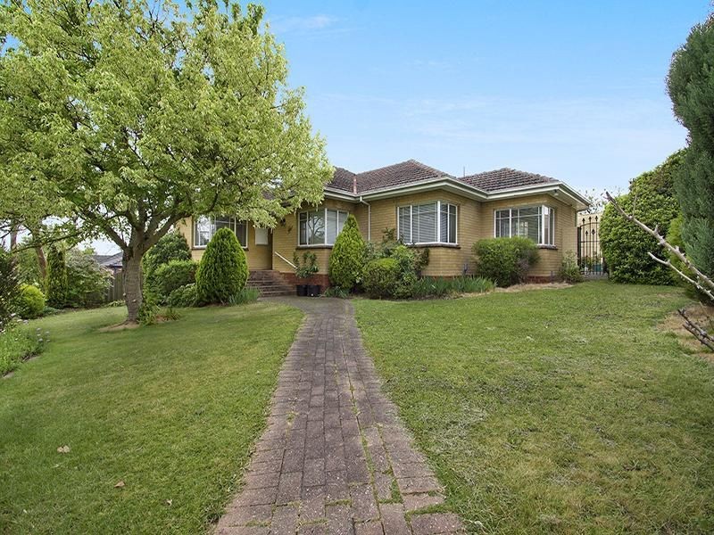 11 Gibson Street, Box Hill South VIC 3128