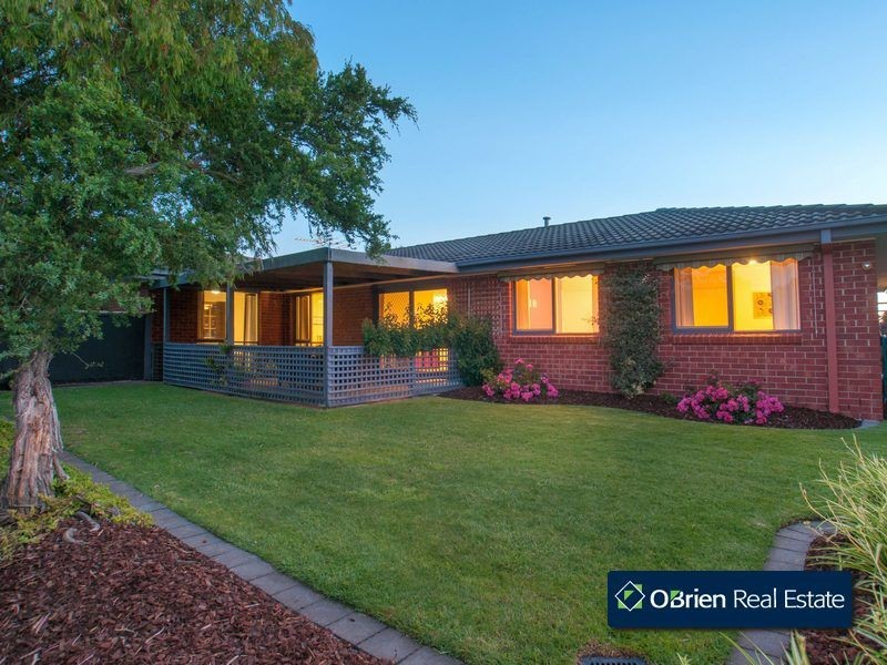2 Quadrat Close, Berwick VIC 3806
