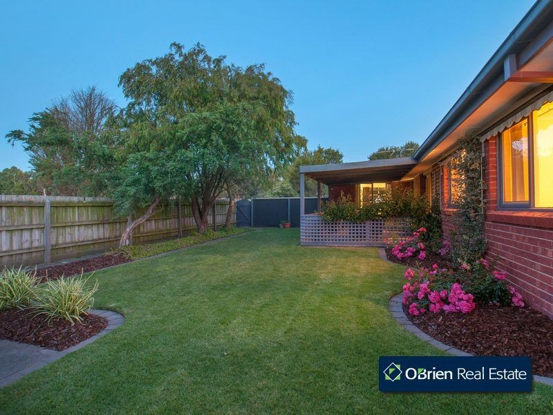 2 Quadrat Close, Berwick VIC 3806