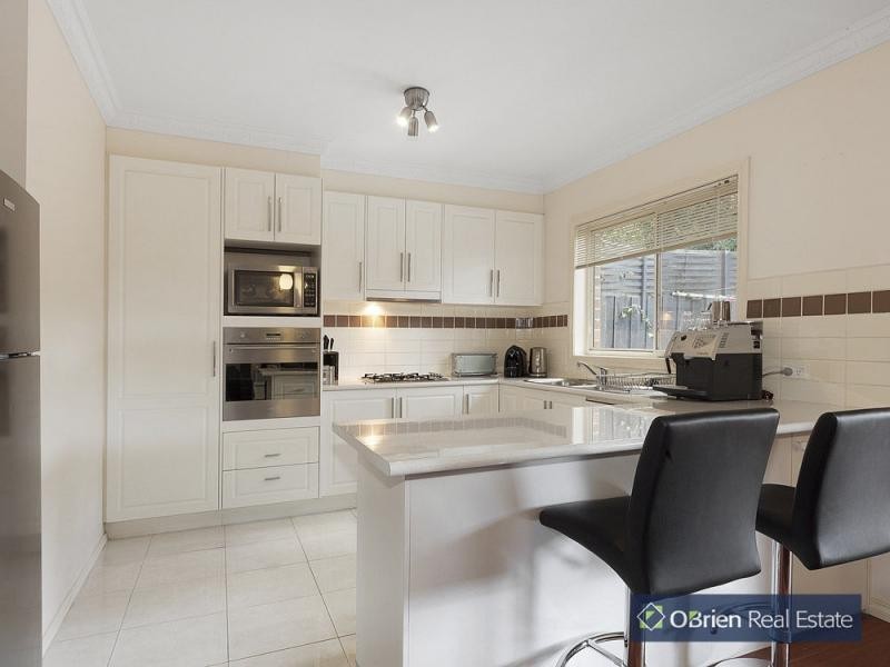 2/12-14 Harkaway Road, Berwick VIC 3806