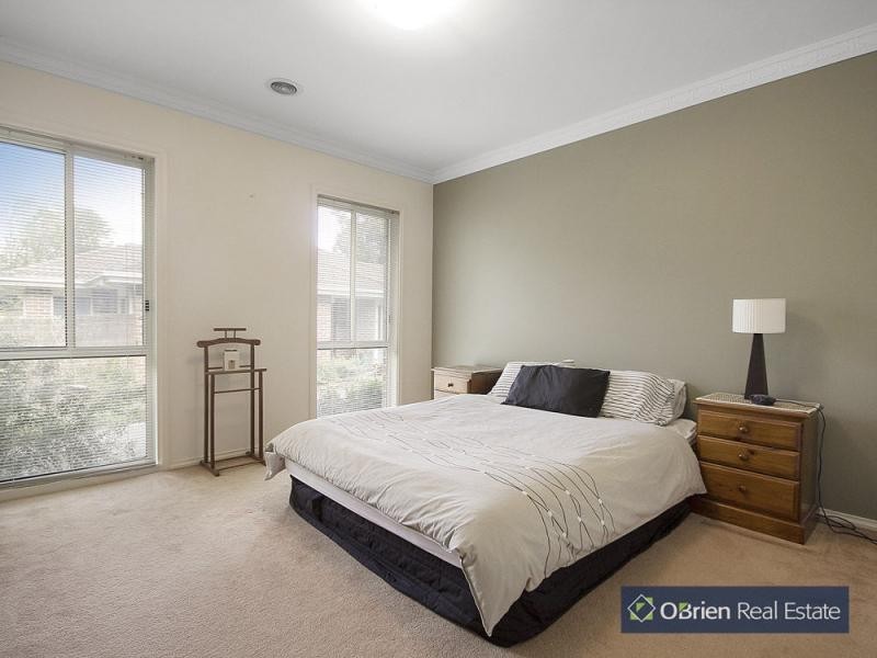 2/12-14 Harkaway Road, Berwick VIC 3806