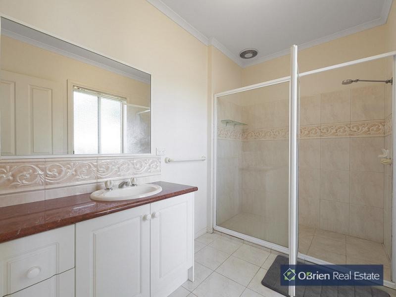 2/12-14 Harkaway Road, Berwick VIC 3806