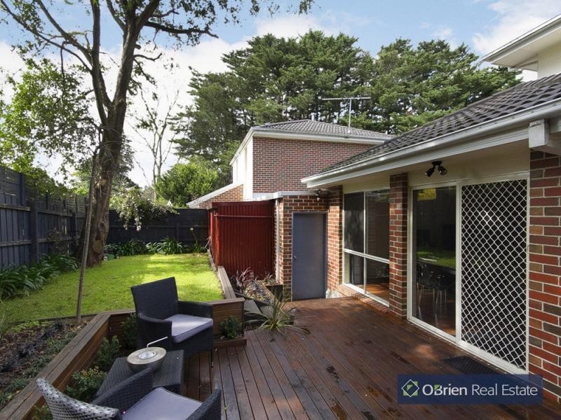 2/12-14 Harkaway Road, Berwick VIC 3806