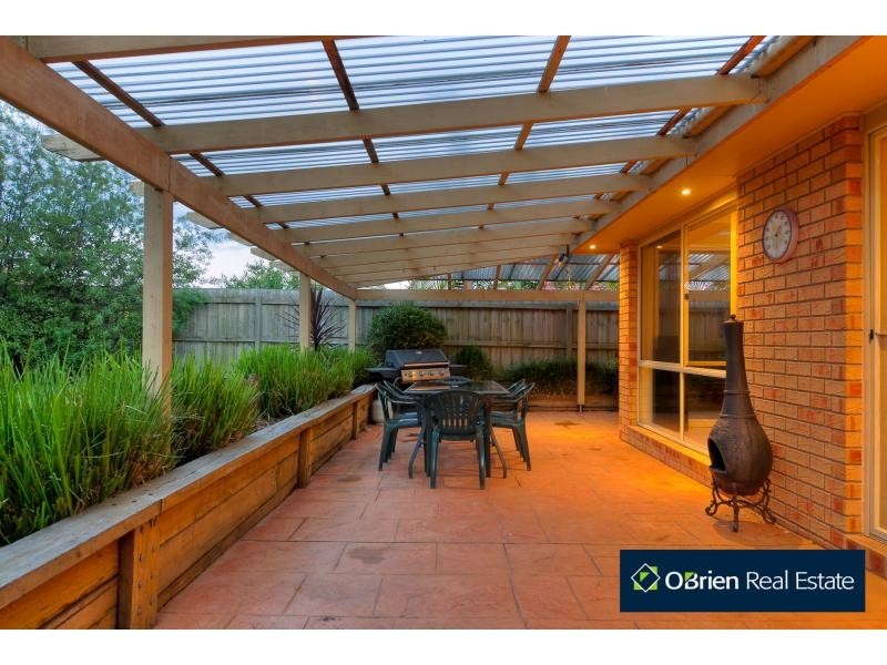 48 Robinswood Parade, Narre Warren South VIC 3805