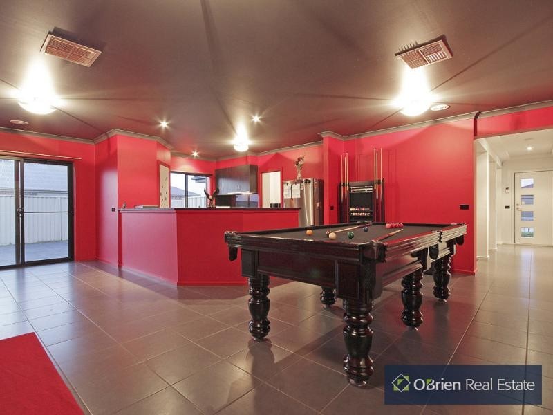 146 Blue Horizons Way, Pakenham VIC 3810