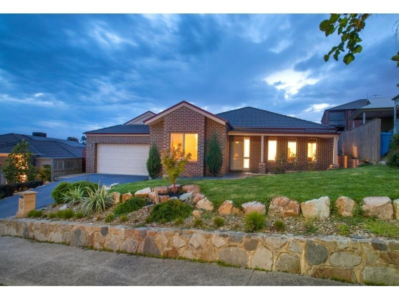 14 Lorne Court, Berwick VIC 3806