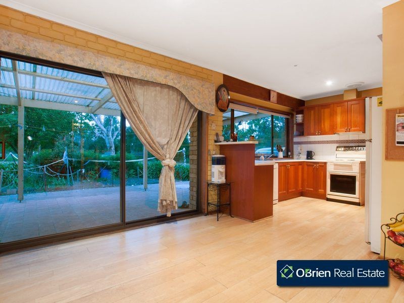 10 Mayfield Road, Cranbourne East VIC 3977
