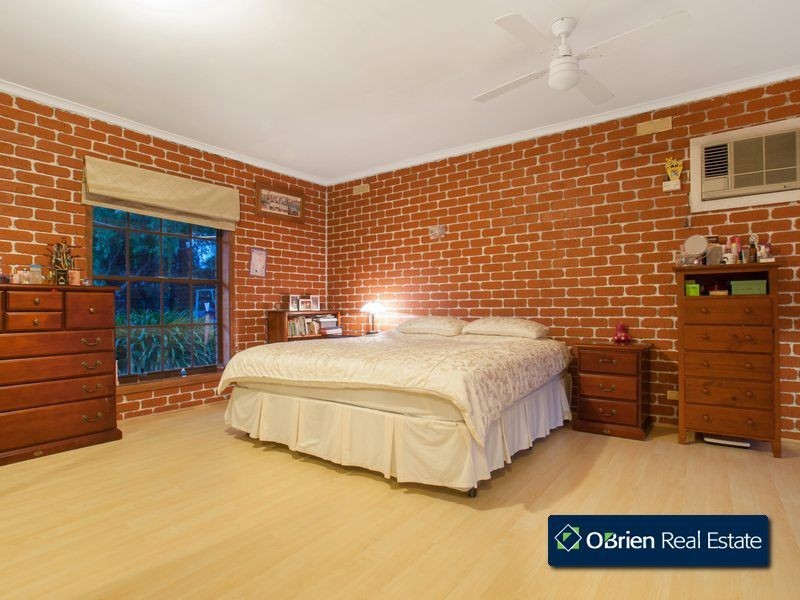 10 Mayfield Road, Cranbourne East VIC 3977