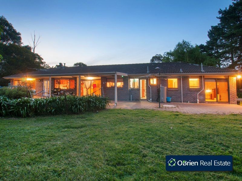 10 Mayfield Road, Cranbourne East VIC 3977