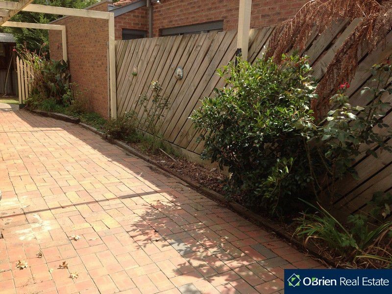 7B Coolabah Grove, Berwick VIC 3806