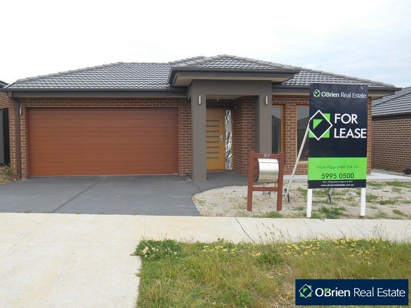 27 Hackney Circuit, Clyde North VIC 3978