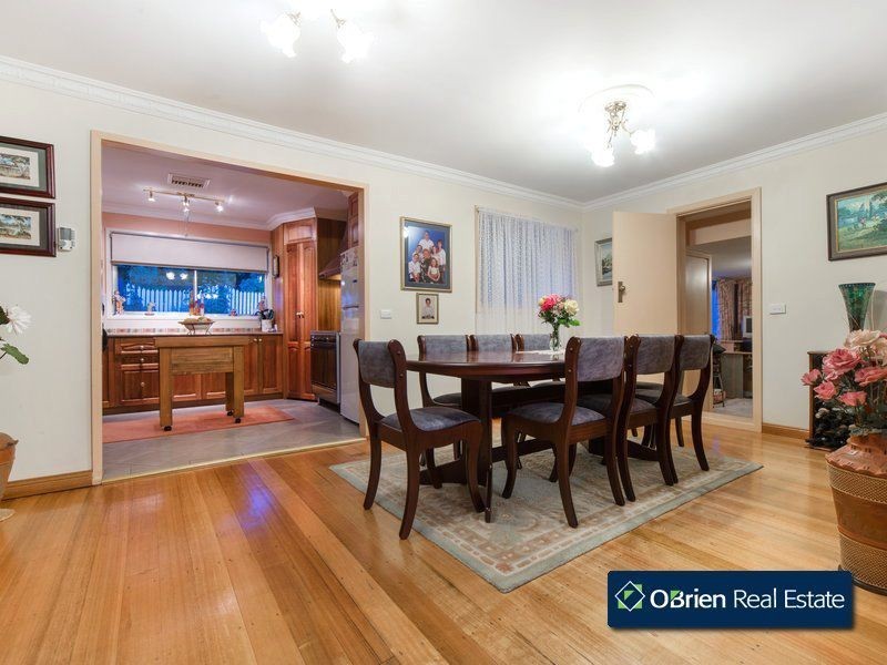 6 Queens Court, Berwick VIC 3806