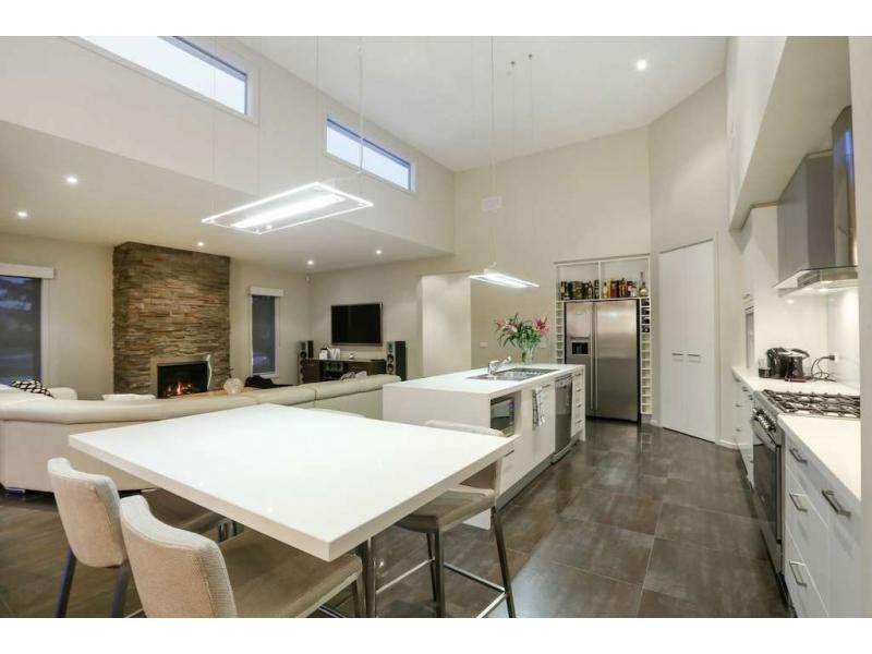 31 Bryn Mawr Boulevard, Berwick VIC 3806