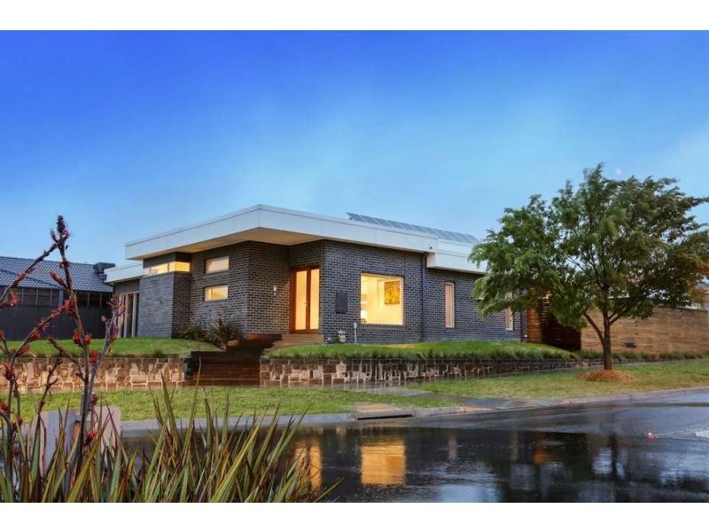 31 Bryn Mawr Boulevard, Berwick VIC 3806