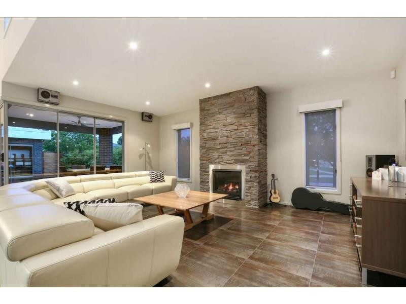 31 Bryn Mawr Boulevard, Berwick VIC 3806