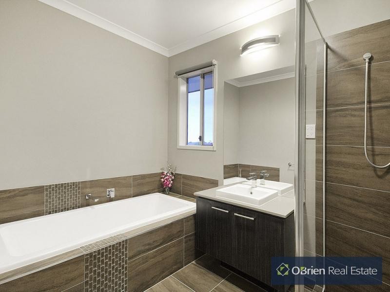 3 Ravensbourne Court, Sandhurst VIC 3977