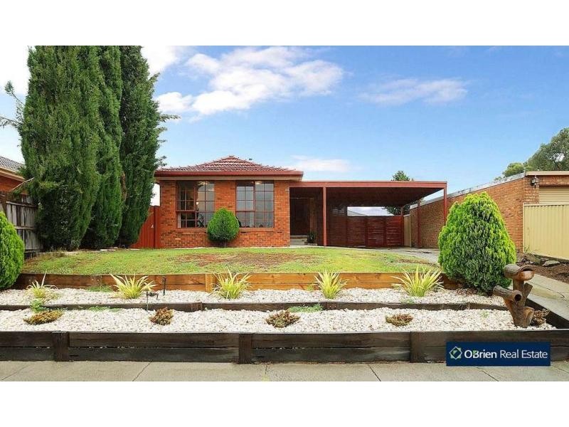 11 Struan Avenue, Endeavour Hills VIC 3802