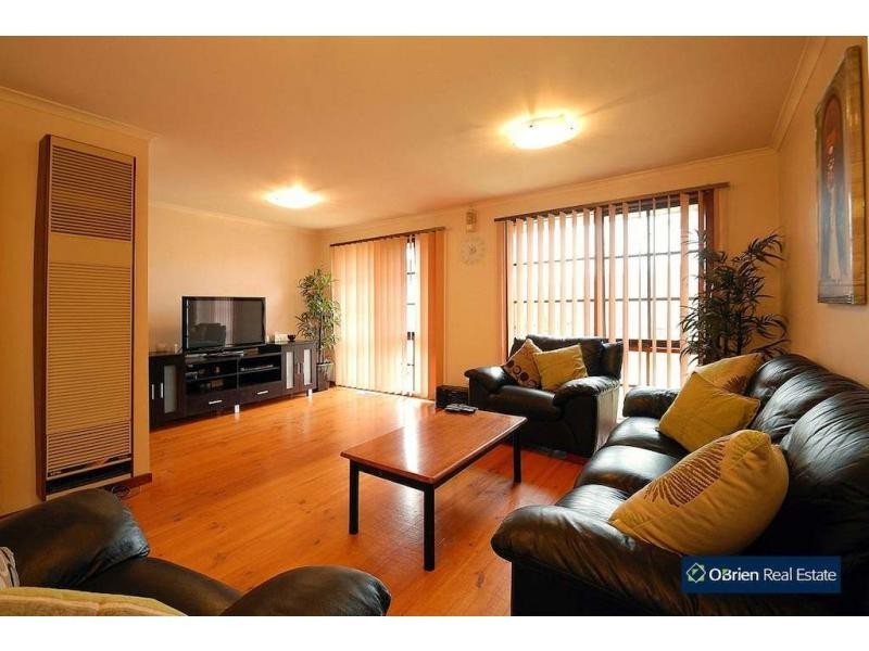 11 Struan Avenue, Endeavour Hills VIC 3802