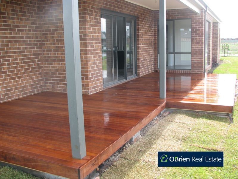 20 Avon River Way, Pakenham VIC 3810