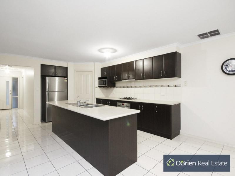27 Beechwood Drive, Lyndhurst VIC 3975