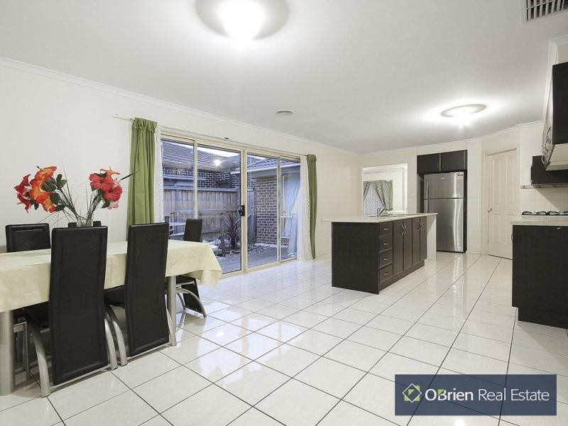 27 Beechwood Drive, Lyndhurst VIC 3975