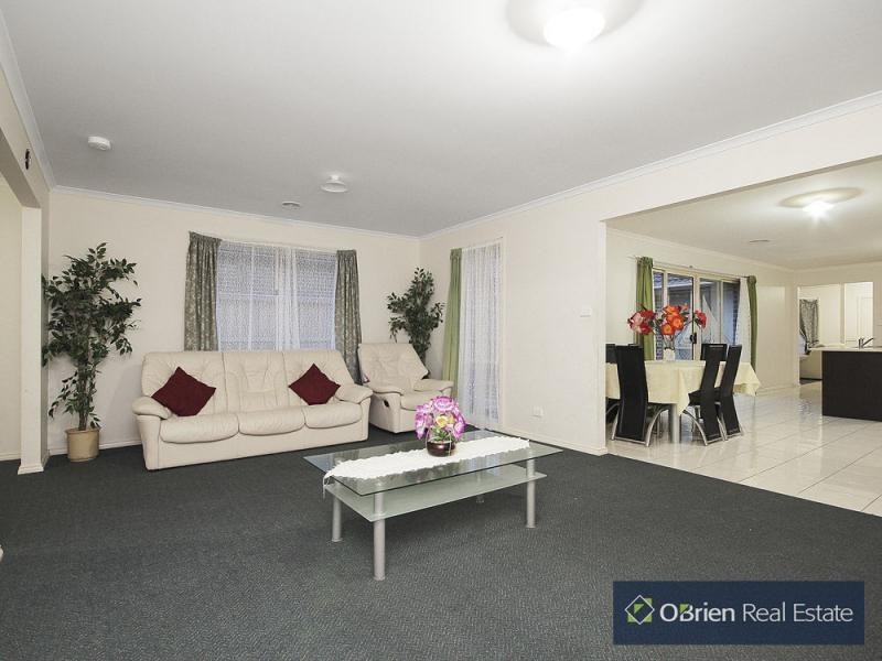 27 Beechwood Drive, Lyndhurst VIC 3975