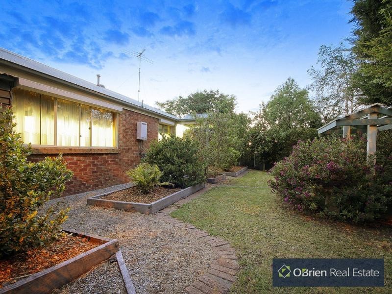 52 Melville Park Drive, Berwick VIC 3806