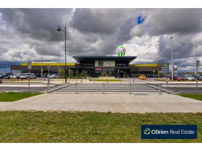 55 Mickleham Drive, Cranbourne North VIC 3977