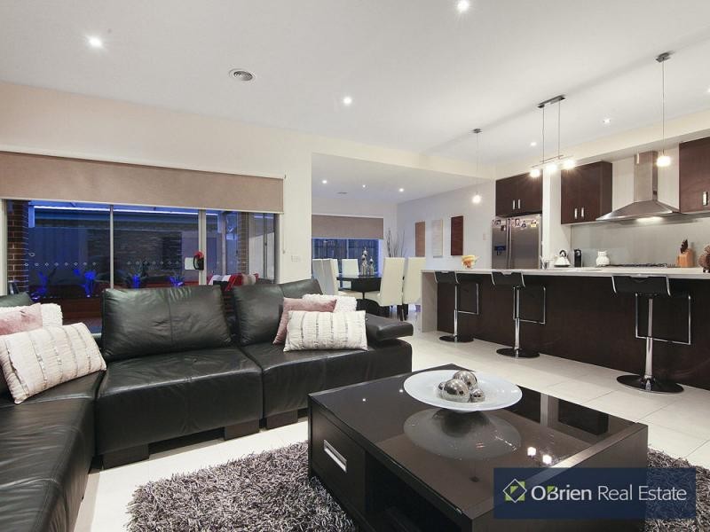 22 Botanic Drive, Pakenham VIC 3810