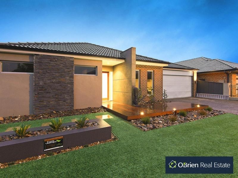 22 Botanic Drive, Pakenham VIC 3810