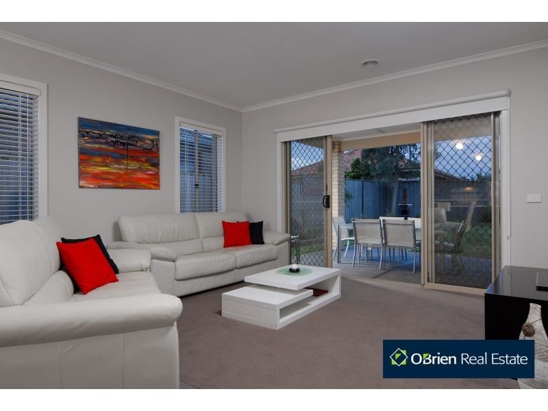 56 Sussex Avenue, Cranbourne North VIC 3977